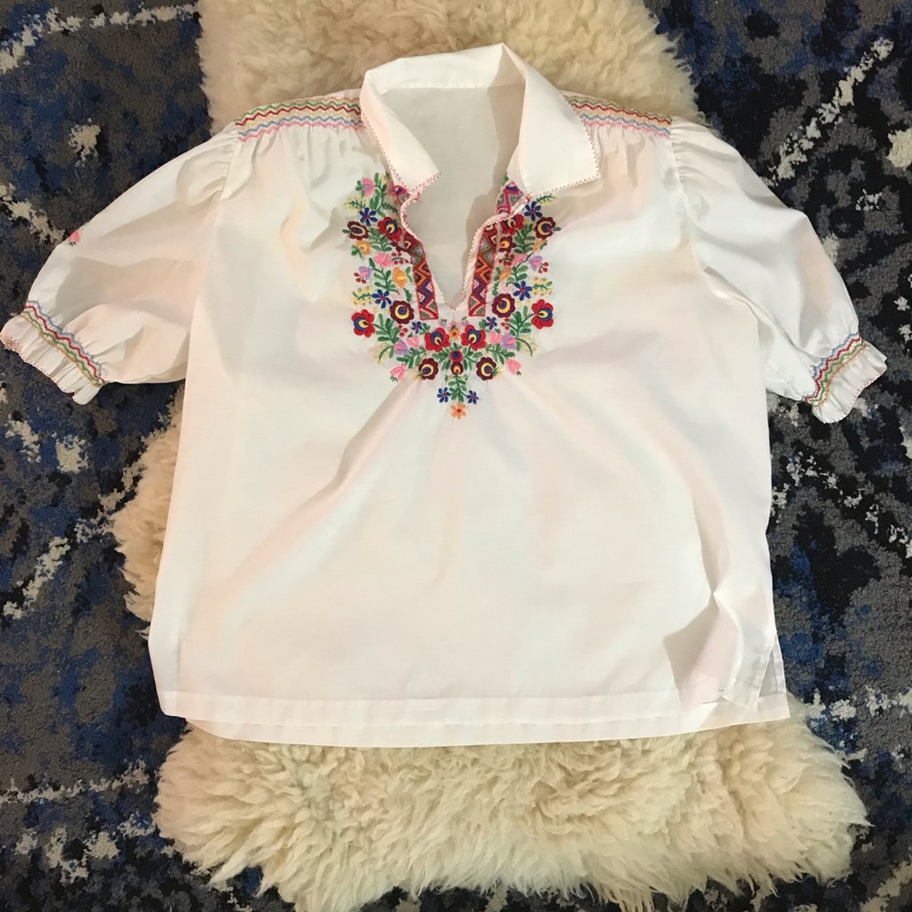 Women’s Large Peasant Shirt Skandinavian embroider
